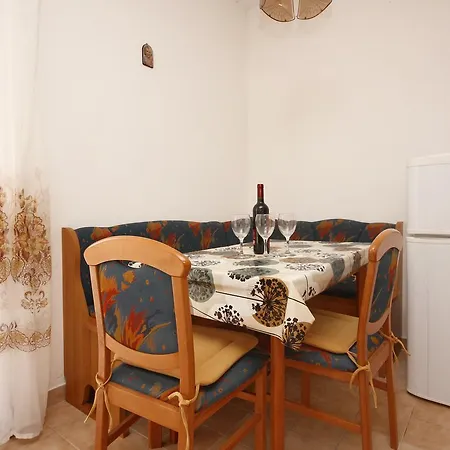 10168b Apartment